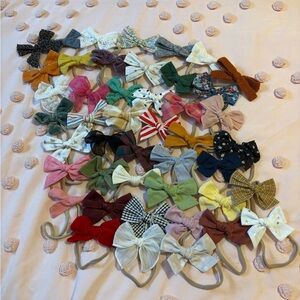 Little Poppy bows - lot of 45